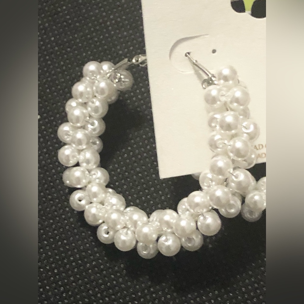 Natasha faux white oversized pearl silver plated‎ hoop earrings new - Picture 9 of 15